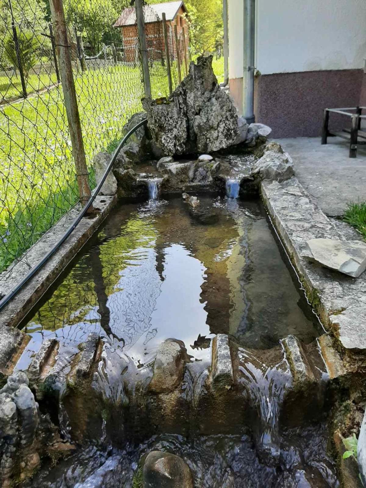 הוילה Sipovo Domacinstvo Ubovic מראה חיצוני תמונה